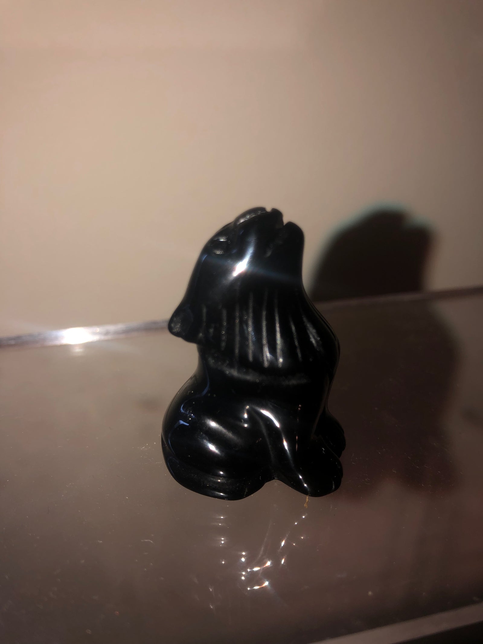 Black obsidian wolf