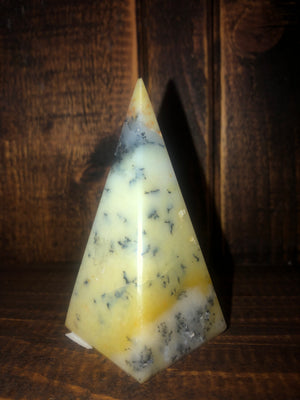 Merlinite Pyramid Merlinite Pyramid - Lyndsey Shankland