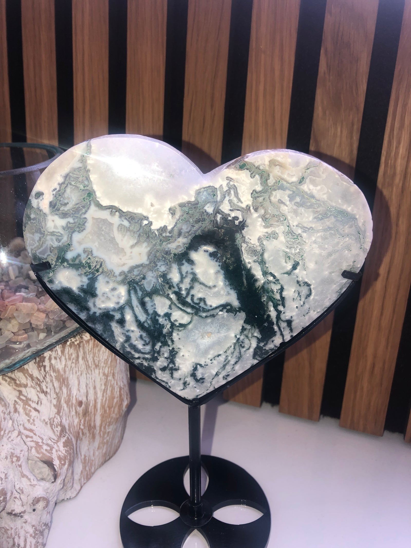 Druzy moss agate heart with stand