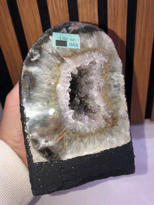 Druzy agate with amethyst