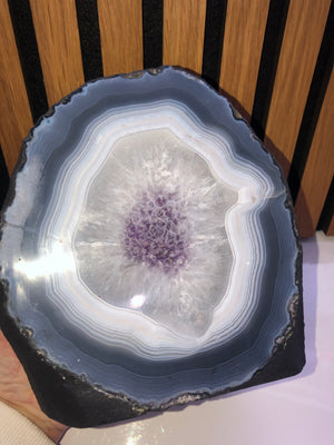 Druzy agate with amethyst