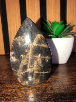 Black moonstone flame
