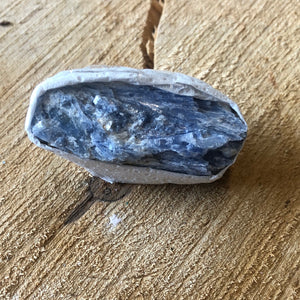 Blue kyanite