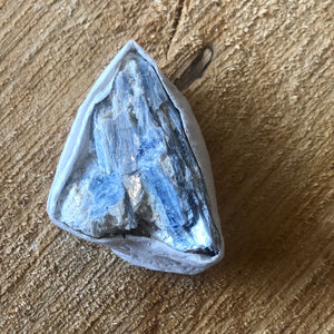 Blue kyanite