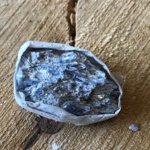 Blue kyanite