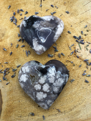 Black Flower Agate Heart