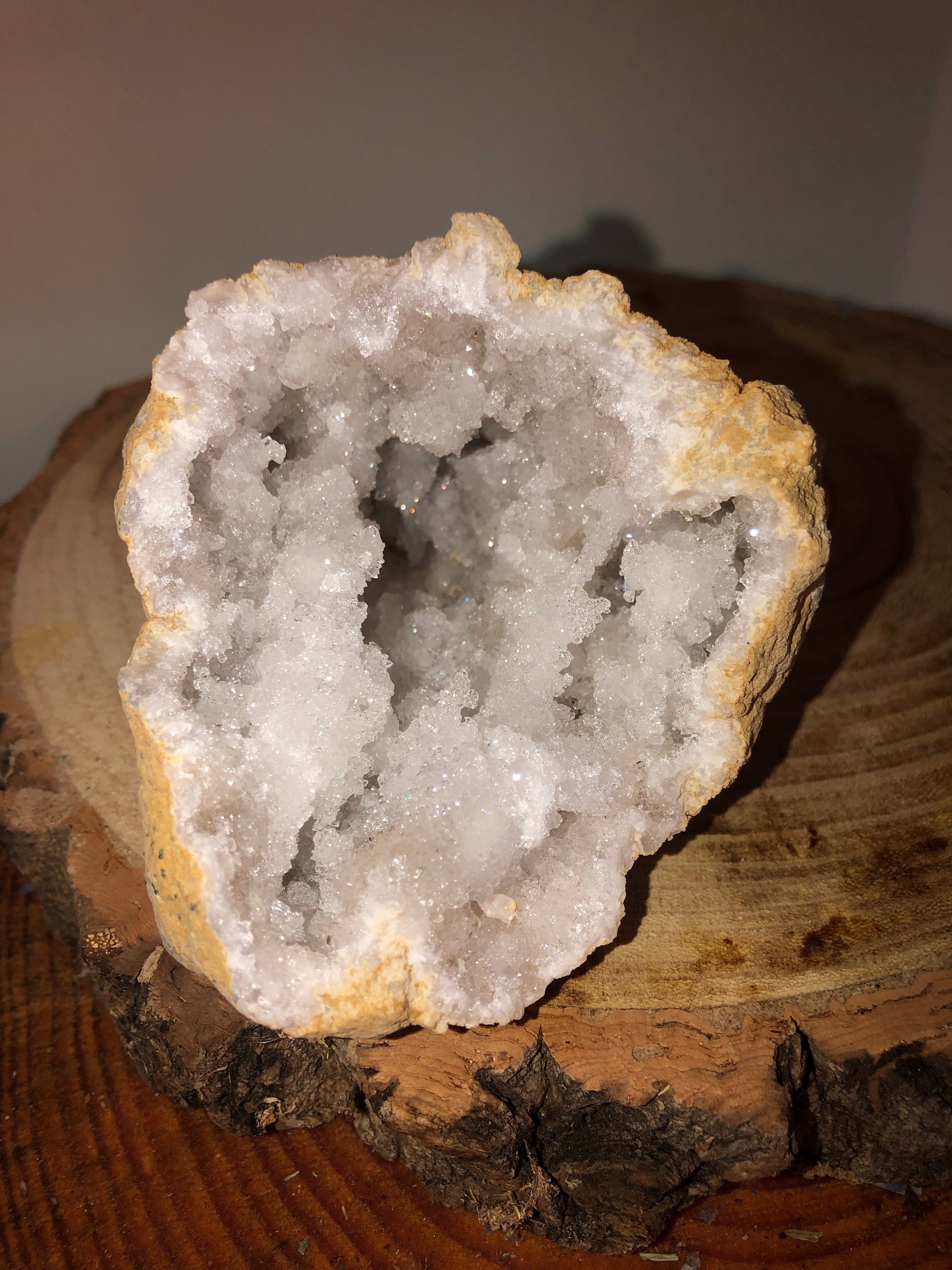 Quartz geode